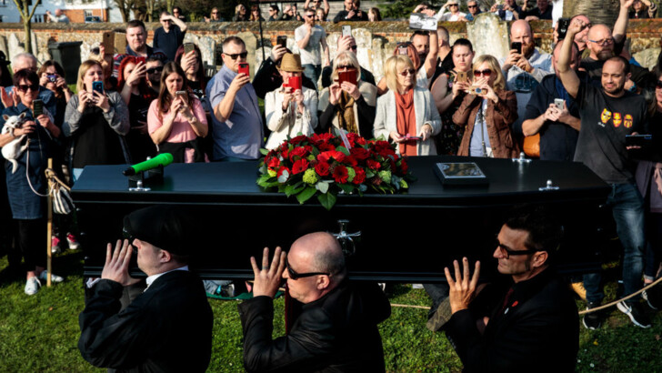 Похороны Кита Флинта | Фото: Getty Images
