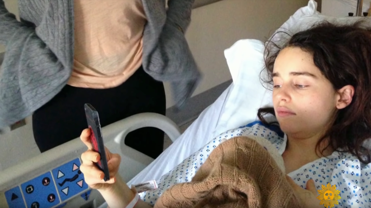 Эмилия Кларк после операции | Фото: YouTube