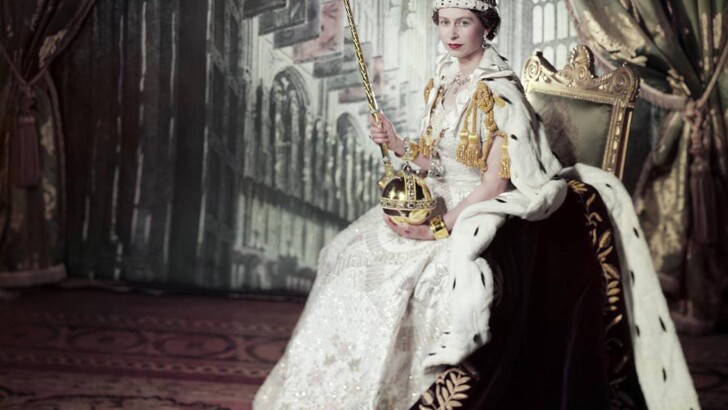 Королівська мантія для коронації | Фото: Getty Images