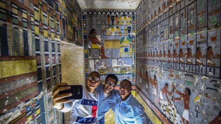 Гробница из Саккары c хорошо сохранившимися цветными фресками | Фото: National Geographic