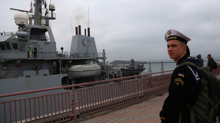 В Одессу прибыл британский корабль-разведчик | Фото: Думская