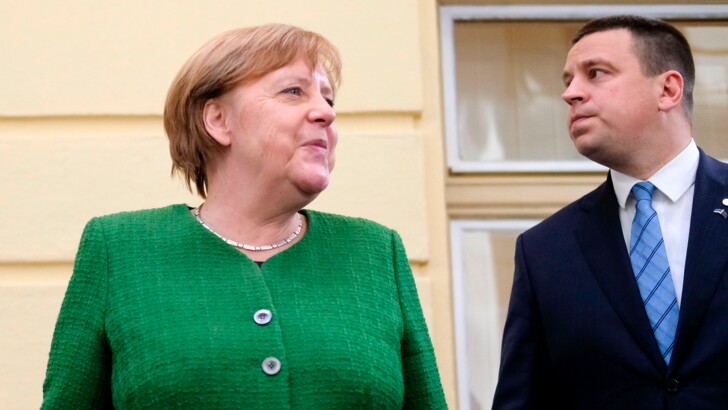 Ангела Меркель на саммите в Румынии | Фото: AFP