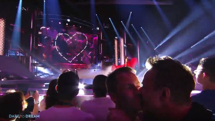 "Любовный флешмоб" во время выступления Даны Интернэшнл | Фото: eurovision.tv