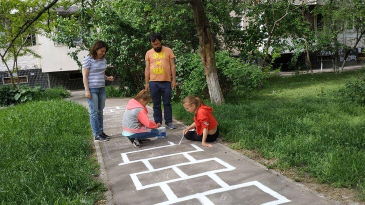 В Одессе предложили интересное использованиае для голых стен и асфальта | Фото: Андрей Соловьев, Сегодня