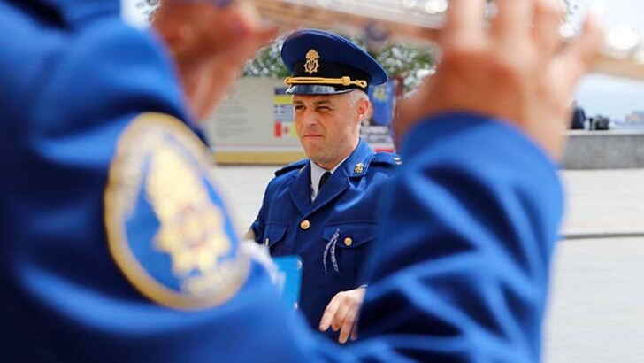 В Одессе полицейские и гвардейцы оригинально отметили День вышиванки | Фото: Facebook