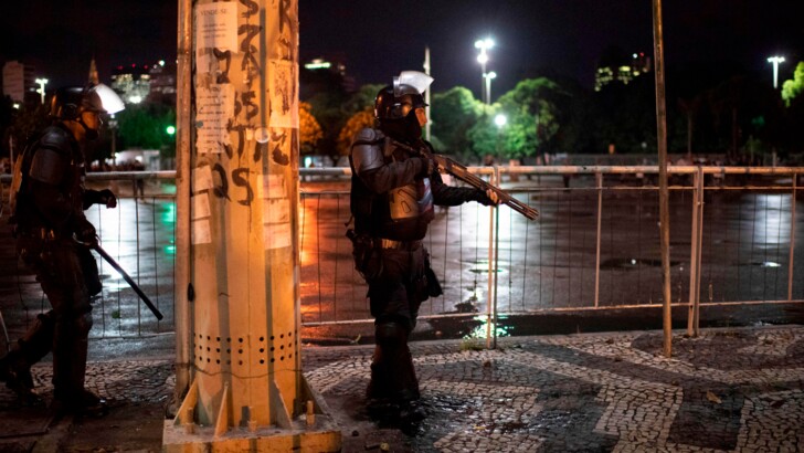 Антиправительственные демонстрации в Рио-де-Жанейро | Фото: AFP