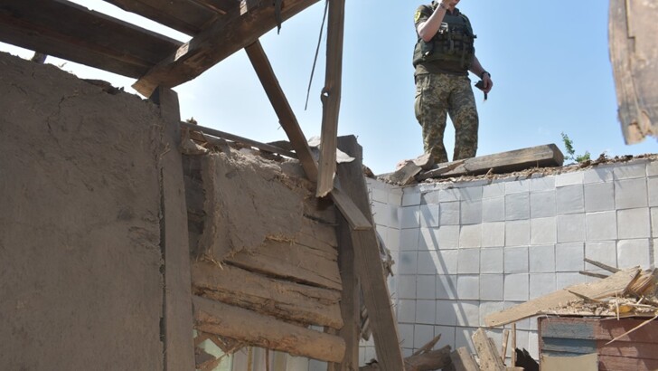 На Донбассе оккупанты обстреляли жилые дома Золотого | Фото: Facebook