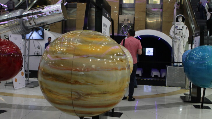 Модели. На выставке можно увидеть все планеты Солнечной системы и нашу звезду.