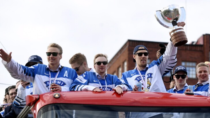 Сборная Финляндии – чемпион мира по хоккею 2019 | Фото: AFP