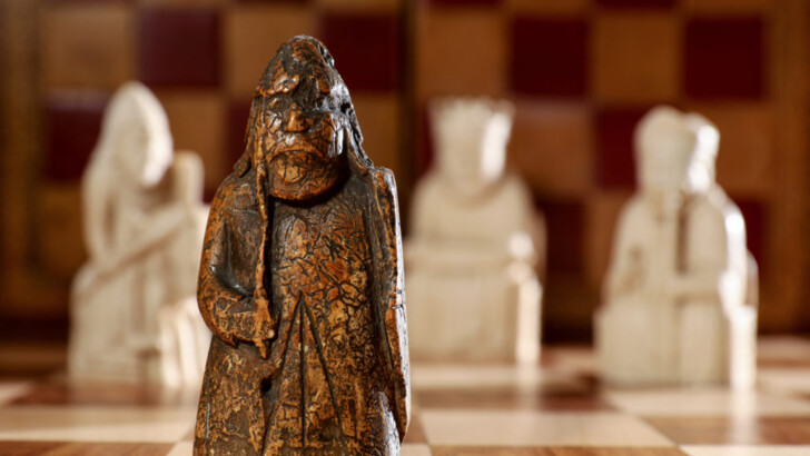 Шахматная фигурка с острова Льюис | Фото: Sotheby's