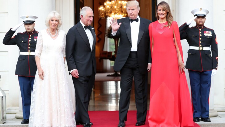 Мелания Трамп на приеме королевской четы в поместье Уинфилд-хаус | Фото: AFP
