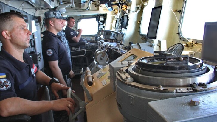 Учения фрегата "Гетман Сагайдачный" в Черном море. Фото: Генеральный штаб ВСУ / Facebook