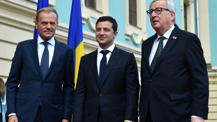 С права налево: Туск, Зеленский и Юнкер | Фото: president.gov.ua