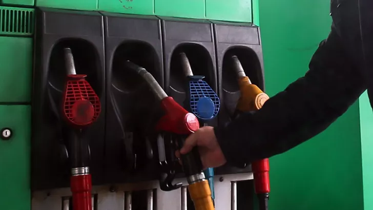 Ціна бензину на різних АЗС може серйозно різнитися
