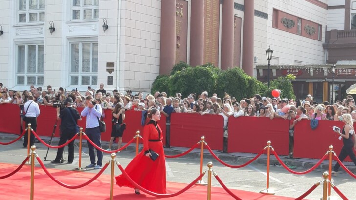 Гости ОМКФ 2019 на красной дорожке | Фото: Сегодня