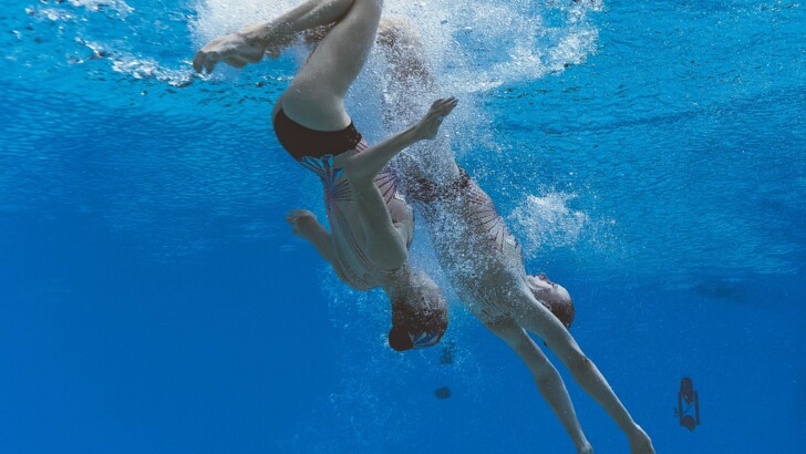 Синхронное плавание. Марта Федина и Анастасия Савчук | Фото: AFP