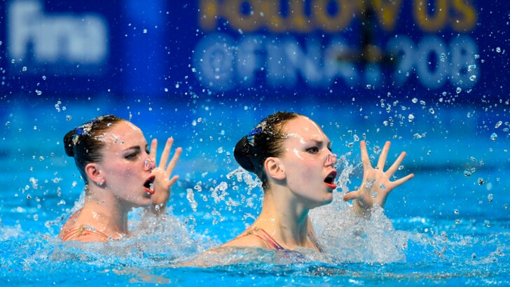 Синхронное плавание. Марта Федина и Анастасия Савчук | Фото: AFP