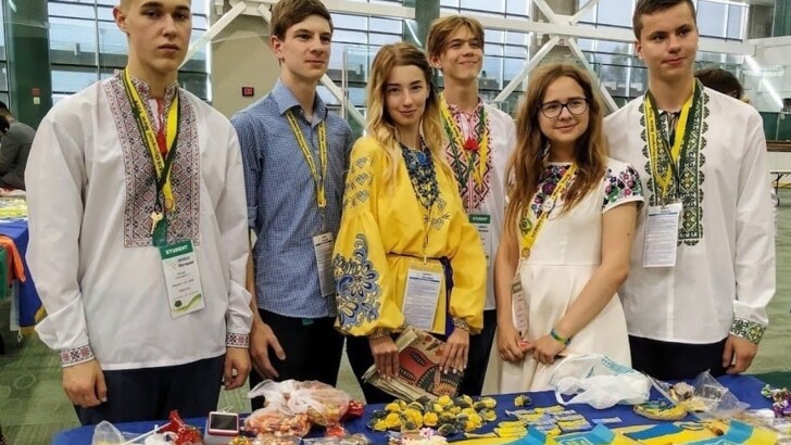 Школьница из Одессы стала участником Олимпиады гениев. Фото: пресс-служба Одесского горсовета