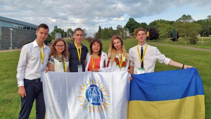 Школьница из Одессы стала участником Олимпиады гениев. Фото: пресс-служба Одесского горсовета