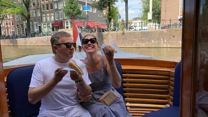 Катя Осадчая и Юрий Горбунов отдыхают в Амстердаме | Фото: instagram.com/gorbunovyuriy, instagram.com/kosadcha