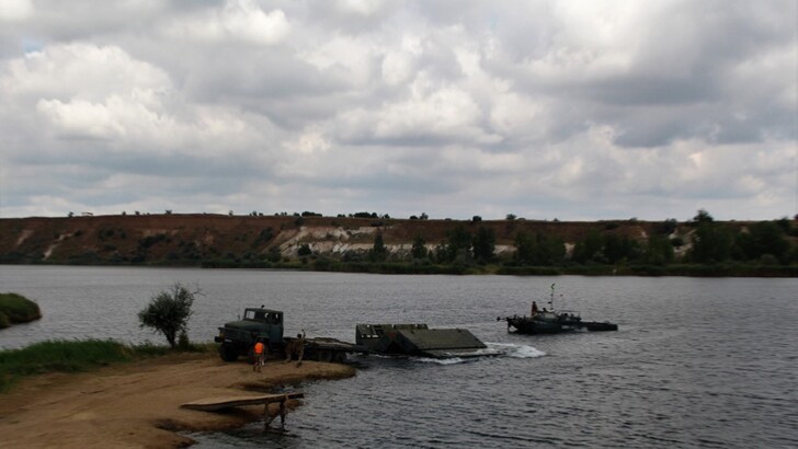 На Донбассе ВСУ провели масштабные учения с самолетами, вертолетами, танками и катерами | Фото: Facebook