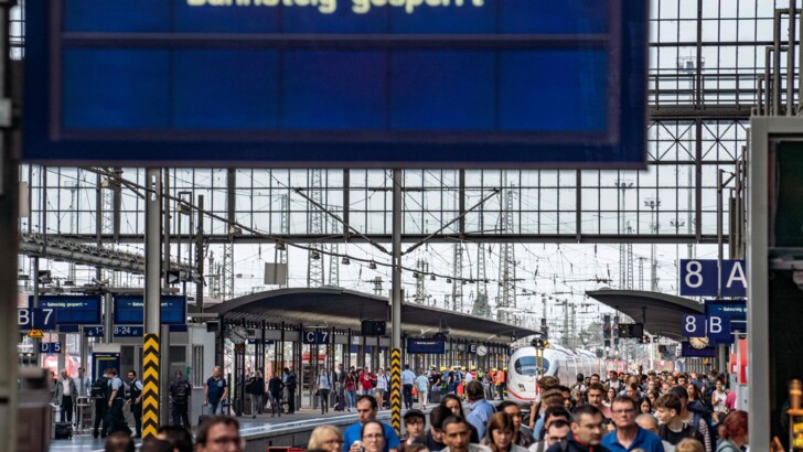В метро Германии случилось ЧП | Фото: AFP