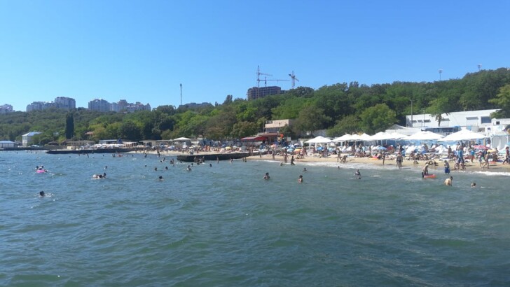 Августовский отдых на пляжах Одессы | Фото: Виктор Борисенко, Сегодня