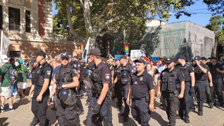 В центре Одессы прошел марш в защиту прав ЛГБТ-сообщества | Фото: Виктор Борисенко, Сегодня