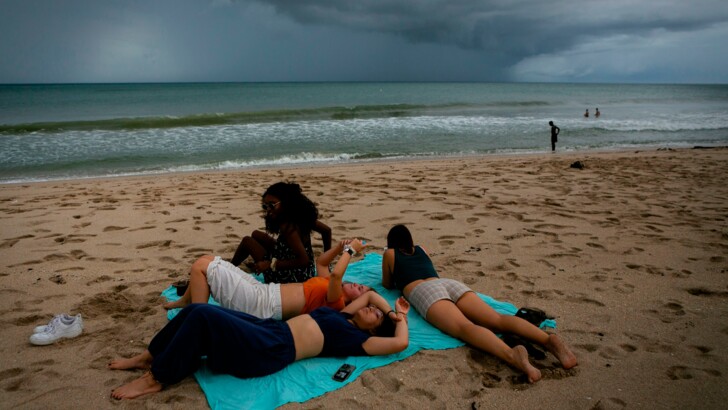 Флорида в преддверии урагана | Фото: AFP