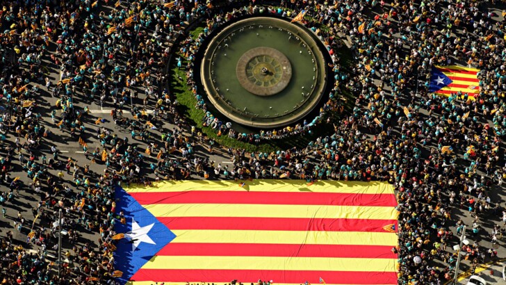 Митинг на День Каталонии | Фото: AFP