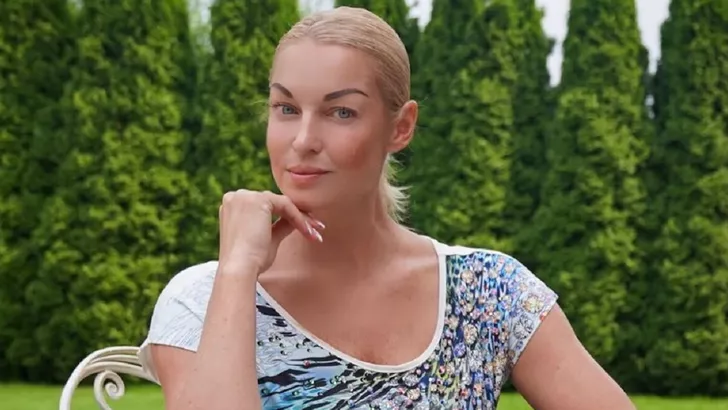 Анастасия Волочкова снова шокировала Сеть скандальным поведением