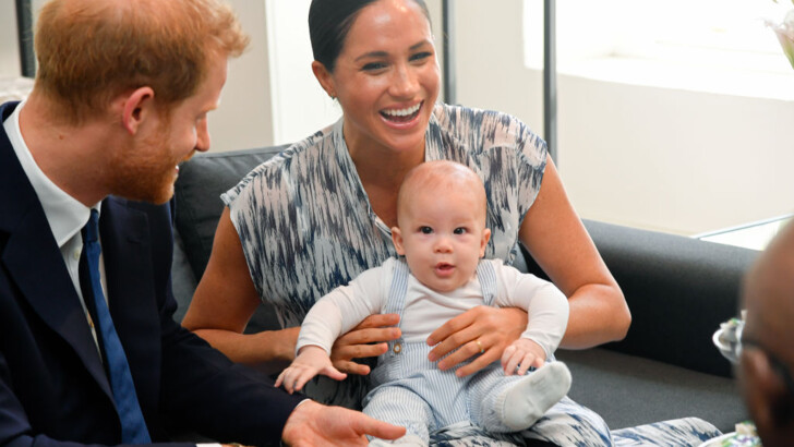 Меган Маркл и принц Гарри показали лицо сына Арчи | Фото: Getty Images