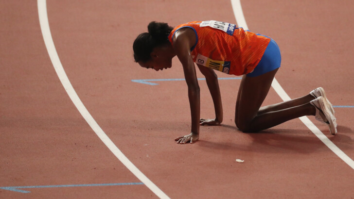 Сифан Хассан – чемпионка в беге на 10 000 метров в Катаре | Фото: Reuters