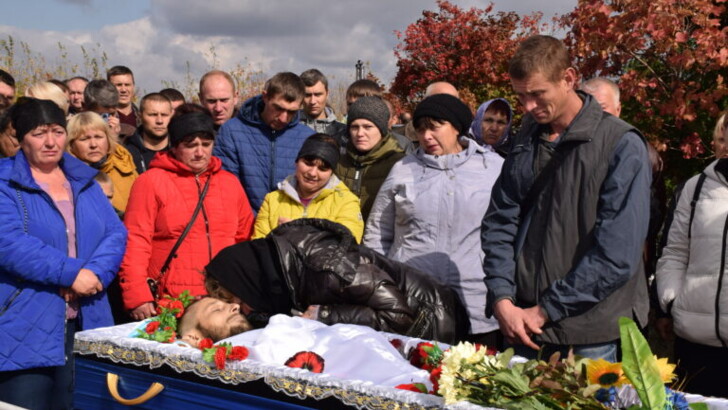 У Черкаській області поховали солдата, який загинув на Донбасі. Фото: shpola-otg.gov.ua
