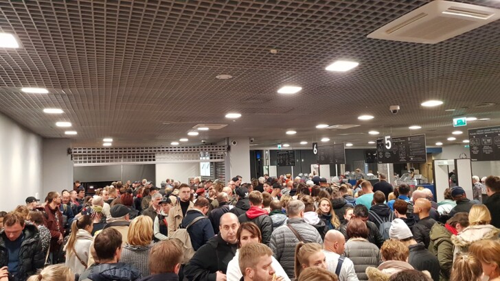 С украинцами случилось ЧП в международном аэропорту | Фото: facebook.com/alex.gluschenko