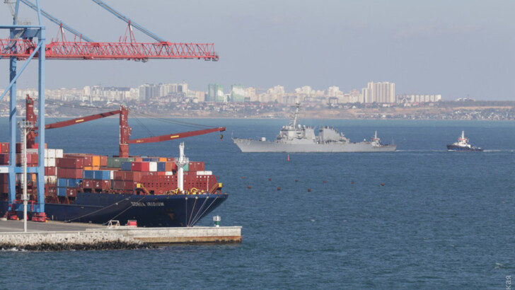 В Одесу прибув есмінець ВМС США "Портер" | Фото: Думська