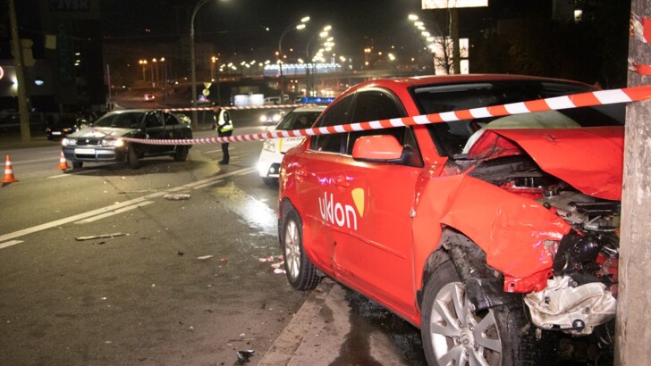 В Киеве произошло ДТП с участием двух автомобилей такси | Фото: Информатор