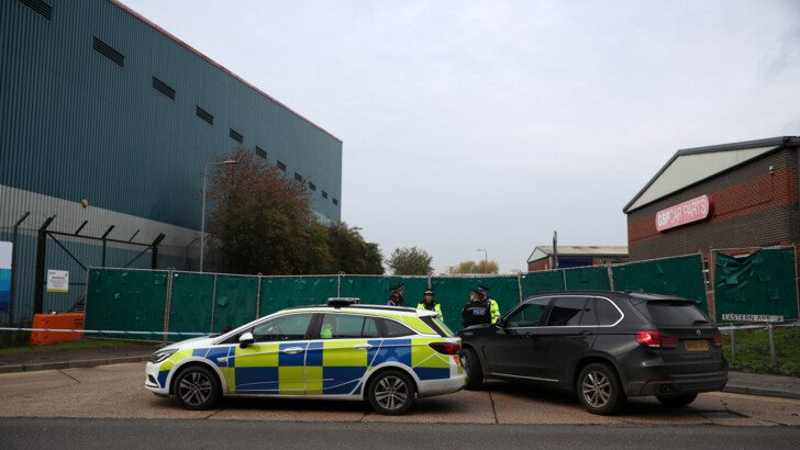В Британии обнаружили грузовик с телами. Фото: REUTERS/ANF/MMA