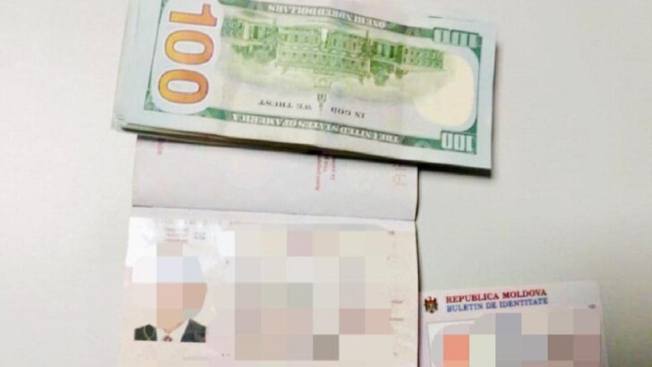 В Одессе иностранец предложил пограничникам крупную взятку за возможность проехать в Украину | Фото: ГПСУ