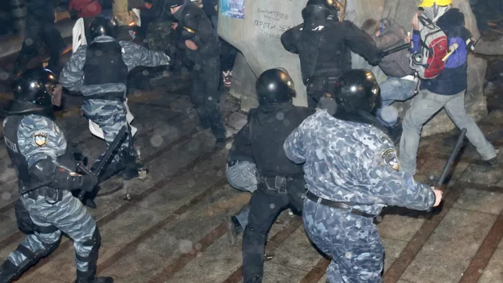 Избиение активистов на Майдане в 2013 году