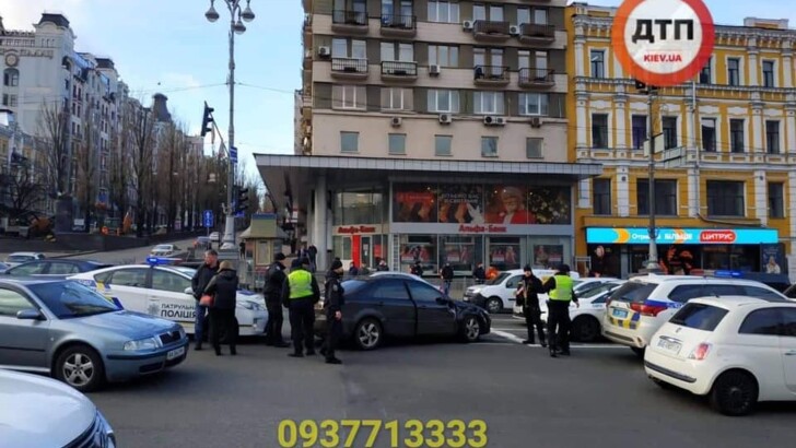 У Києві п'яний водій влаштував гонки з поліцією і два ДТП | Фото: dtp.kiev.ua