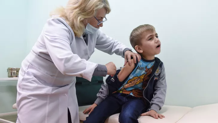 ВООЗ рекомендував вакцинувати дітей