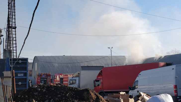 В Одессе  вспыхнул пожар на рынке "7-й километр" | Фото: Думская