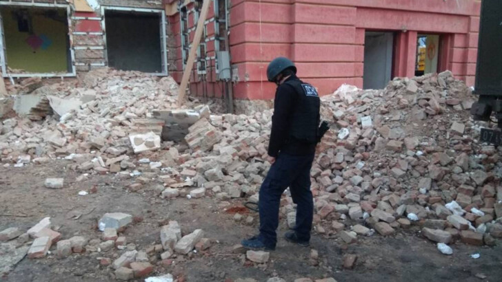 У стіні школи на Одещині знайшли артилерійський снаряд