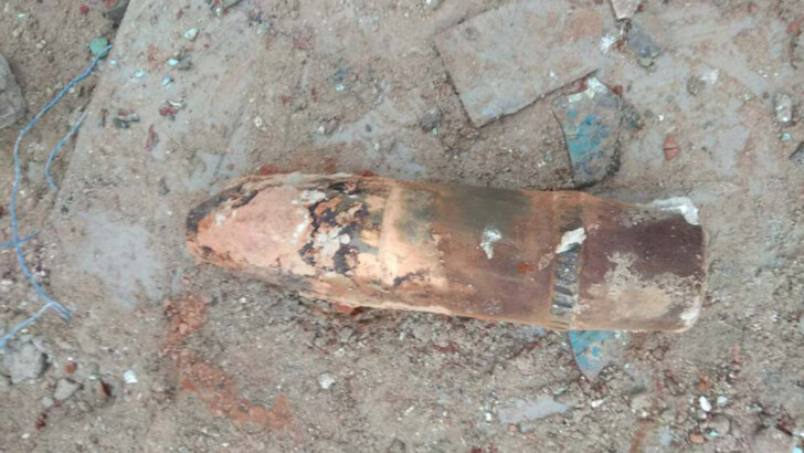 У стіні школи на Одещині знайшли артилерійський снаряд