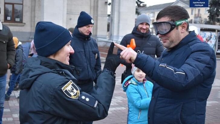 В полиции провели акцию "Рождество с патрульными" | Фото: Нацполиция