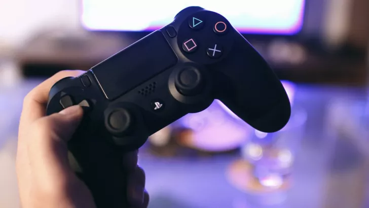 Игрок подключил к информационному монитору PlayStation 4