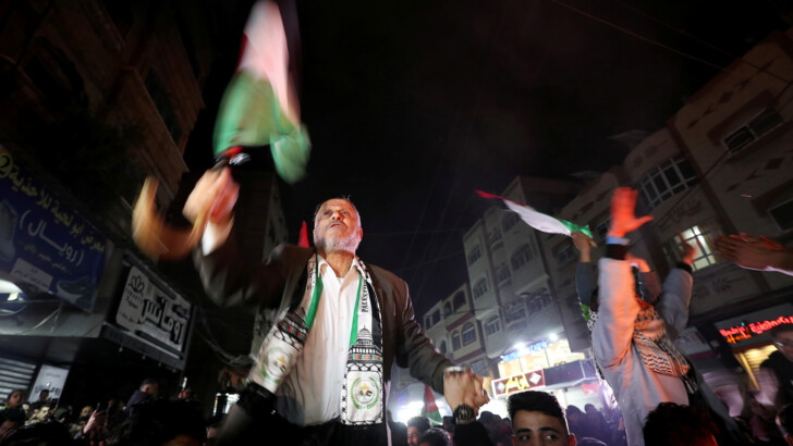 Фото: REUTERS/Ibraheem Abu Mustafa//Mohammed Salem