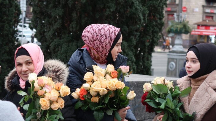 Мусульманки в центрі Києва відзначили Всесвітній день хіджабу