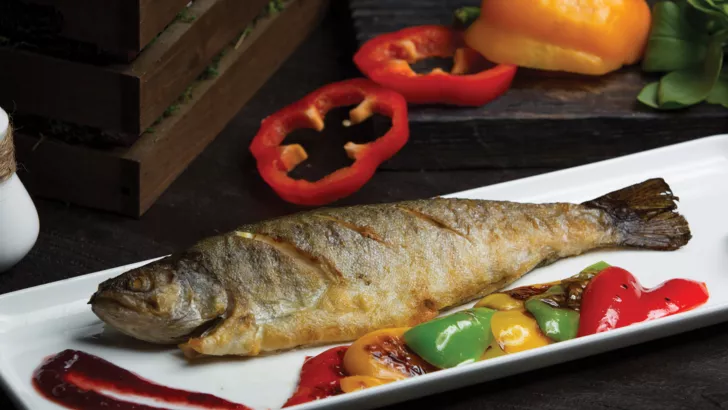 Рыба, запеченная с овощами в духовке — Кулинарные рецепты любящей жены